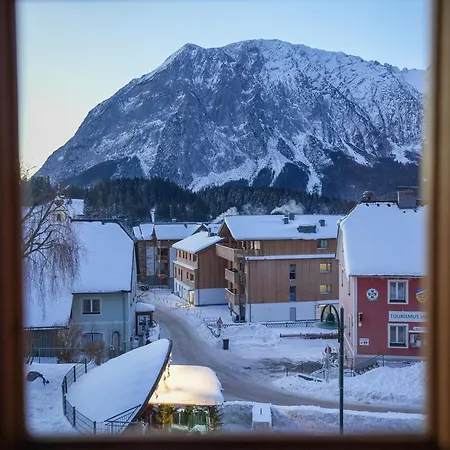 Haus Hainschneider - Zentrum Tauplitz - By Mynests 陶普利茨